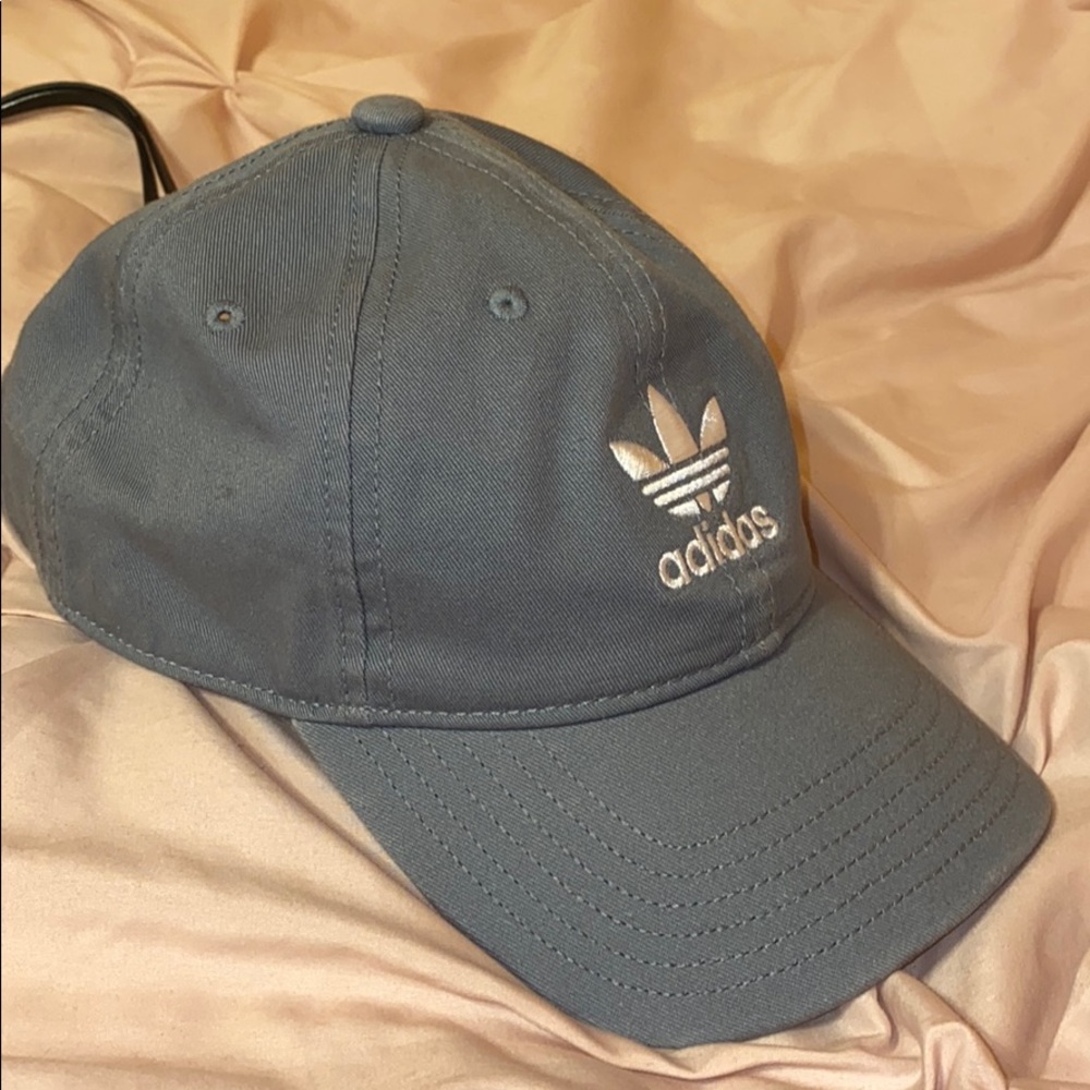 ADIDAS BASEBALL CAP 🧢